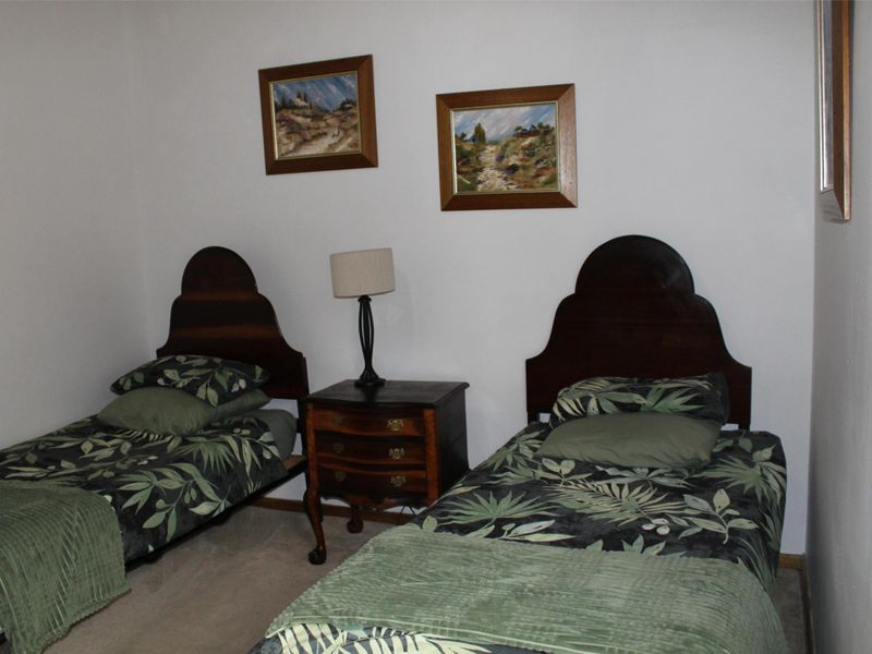 KLEIN WINDHOEK - FOR SALE - FAMILY HOME - Photo 7