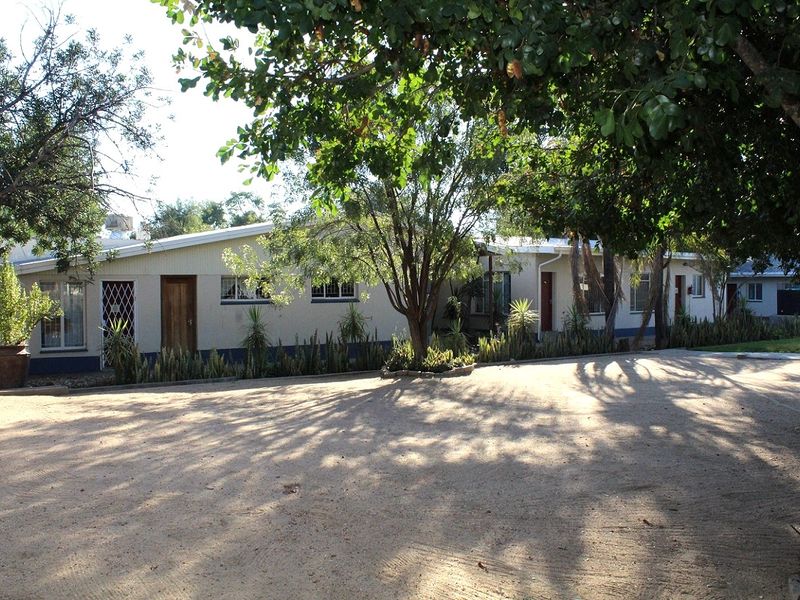 FOR SALE -VERSATILE PROPERTY - OKAHANDJA - Photo 1