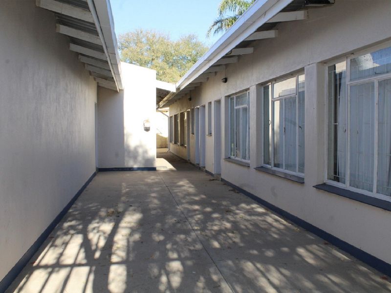 FOR SALE -VERSATILE PROPERTY - OKAHANDJA - Photo 9