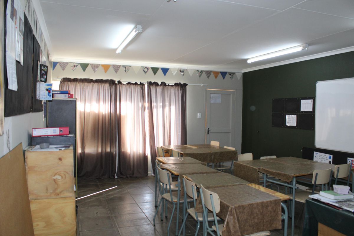 FOR SALE -VERSATILE PROPERTY - OKAHANDJA - Photo 5