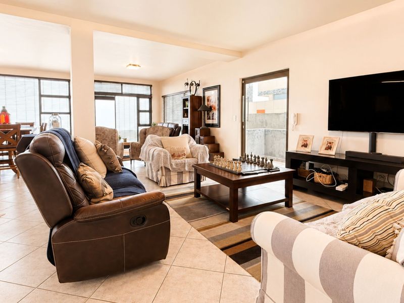 Exceptional Beachfront Home - Photo 3