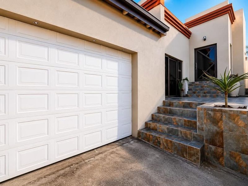 Freehold For Sale In Windhoek - Photo 1