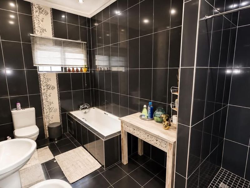 Freehold For Sale In Windhoek - Photo 6