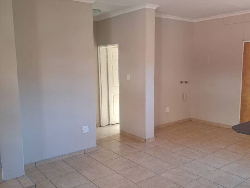 Townhouse  Below Valuation - Photo 9