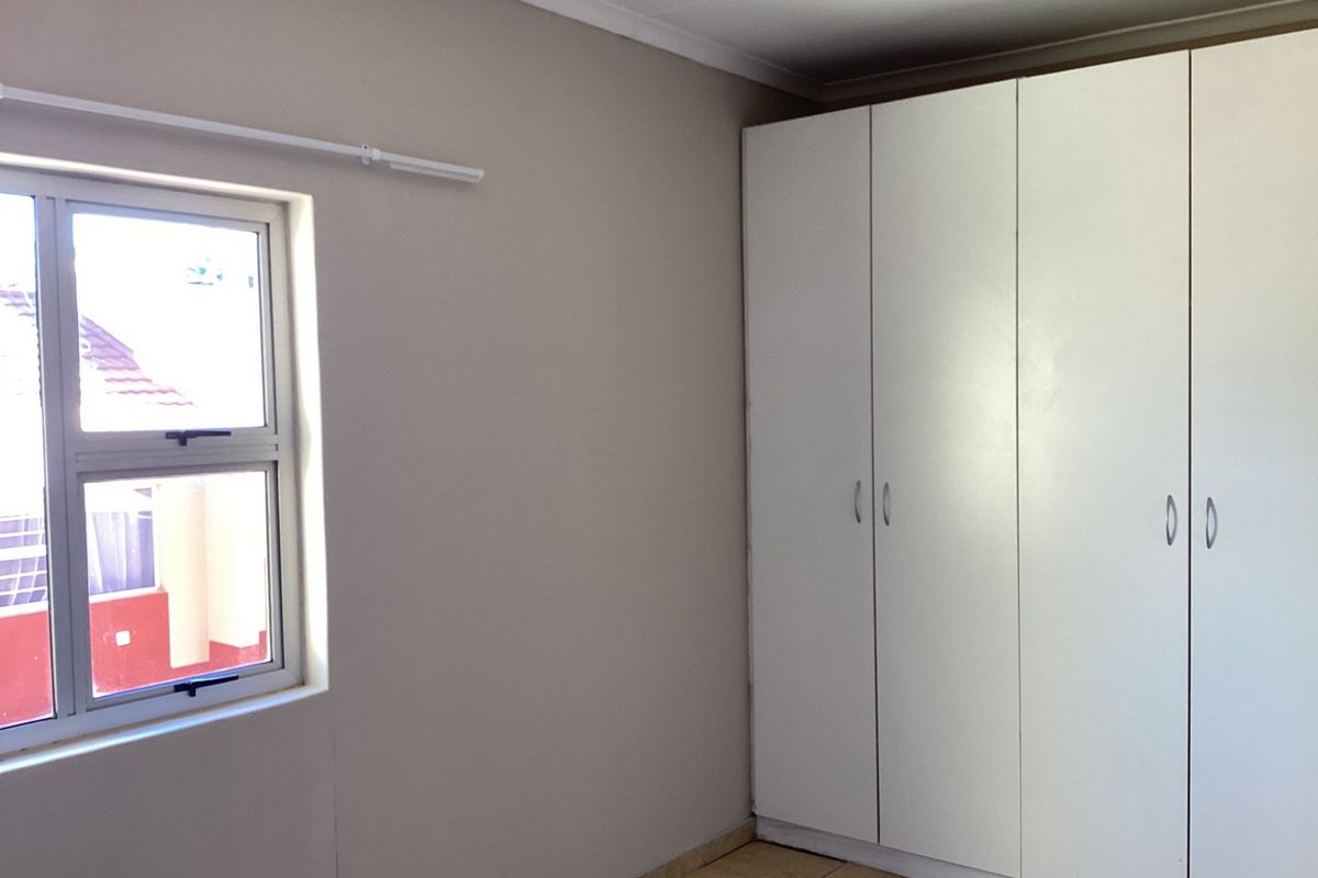 Townhouse  Below Valuation - Photo 4