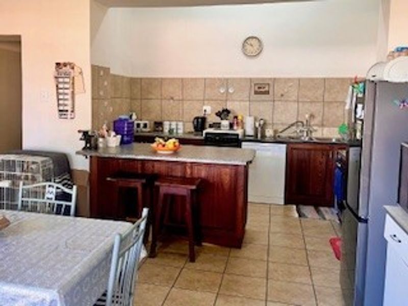 Semi-Detached Investment - Tenants in place, cashflow secured. - Photo 5