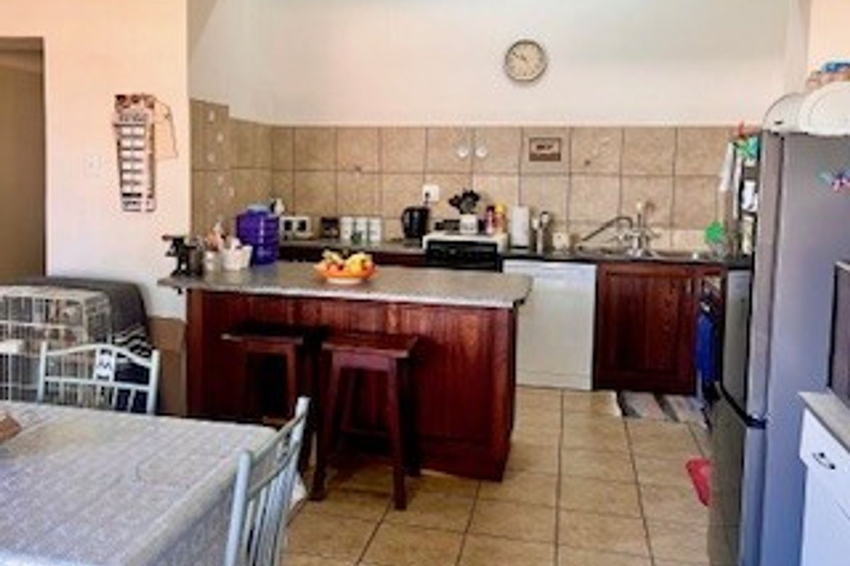 Semi-Detached Investment - Tenants in place, cashflow secured. - Photo 5