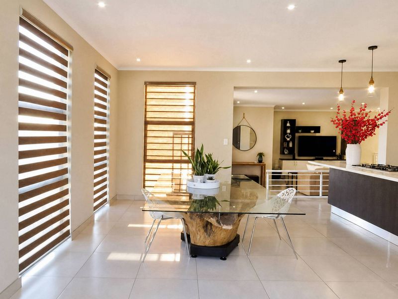 JUST LISTED! A STUNNING FAMILY HOME WITH SPECTACULAR MOUNTAIN VIEWS! - Photo 1