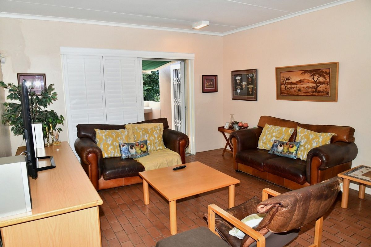 A HOME WITH HEART, READY FOR YOUR STORY - Photo 4