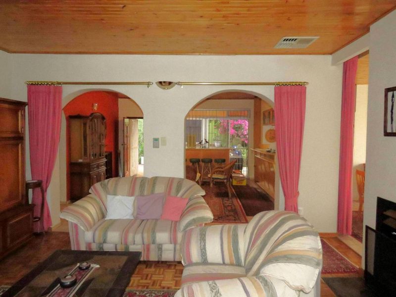 PROPERTY WITH BREATHTAKING VIEWS!! - Photo 1