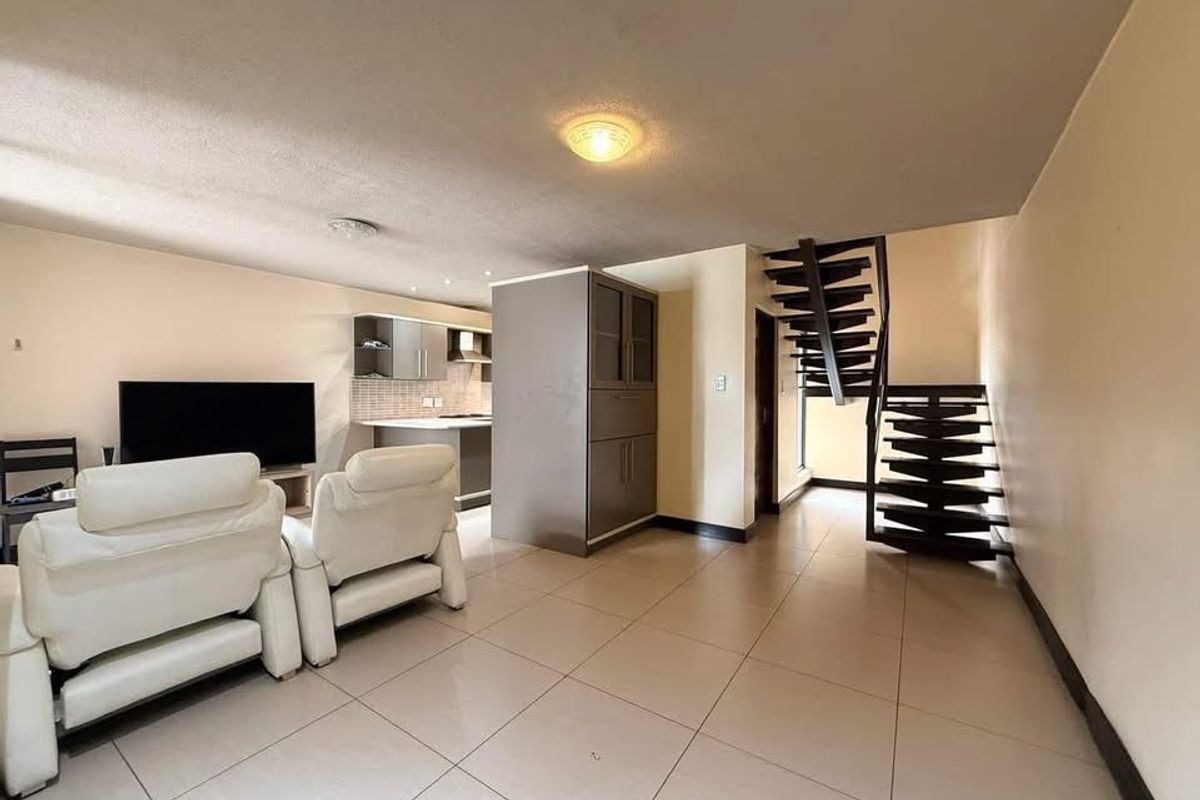 Townhouse For Sale In Windhoek - Photo 4