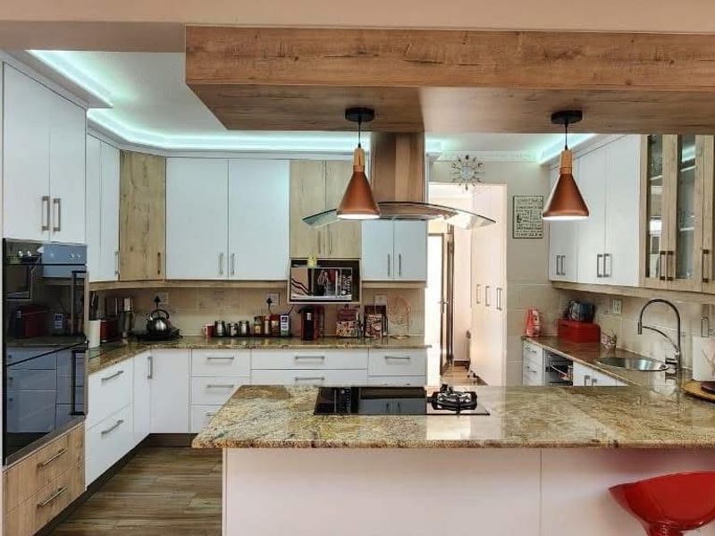 House For Sale In Windhoek - Photo 2