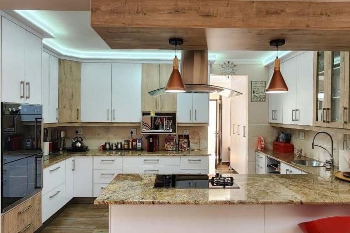 House For Sale In Windhoek - Photo 2