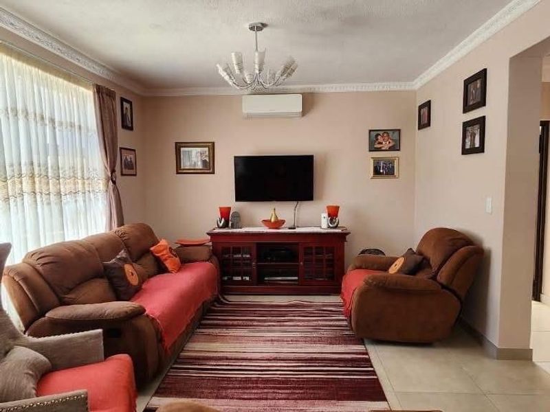 House For Sale In Windhoek - Photo 4