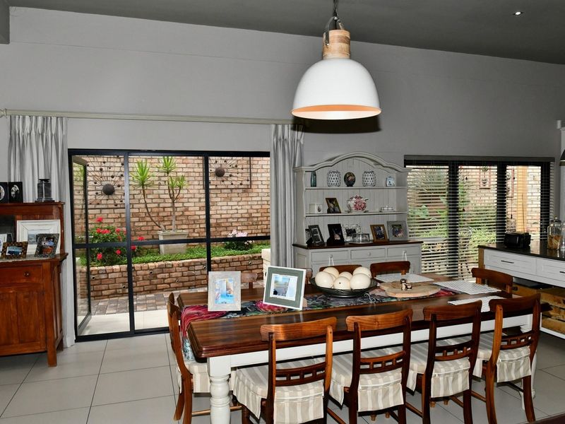 BOUTIQUE LUXURY LIVING IN KLEIN WINDHOEK WITHIN A SMALL, ELITE AND SECURE COMPLEX. - Photo 6