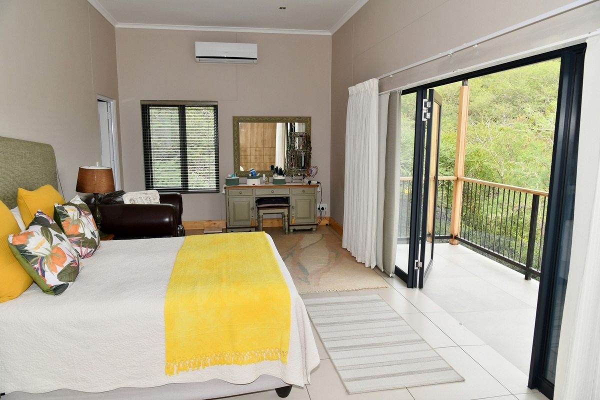BOUTIQUE LUXURY LIVING IN KLEIN WINDHOEK WITHIN A SMALL, ELITE AND SECURE COMPLEX. - Photo 2