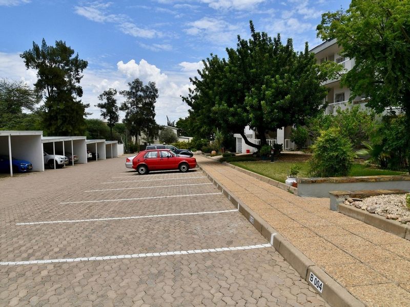 DIAMOND IN THE ROUGH! - Photo 2