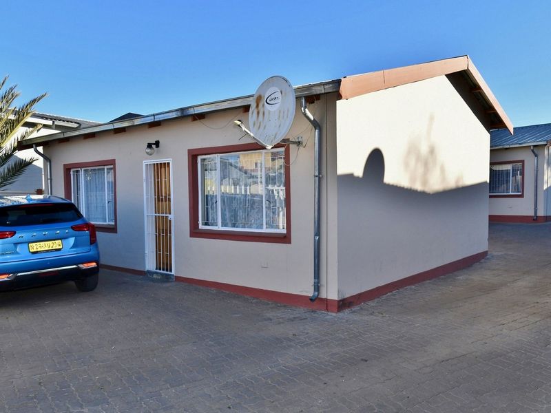 5-UNIT COMPLEX UP FOR GRABS - YOUR KEY TO PASSIVE INCOME SUCCESS!! - Photo 8