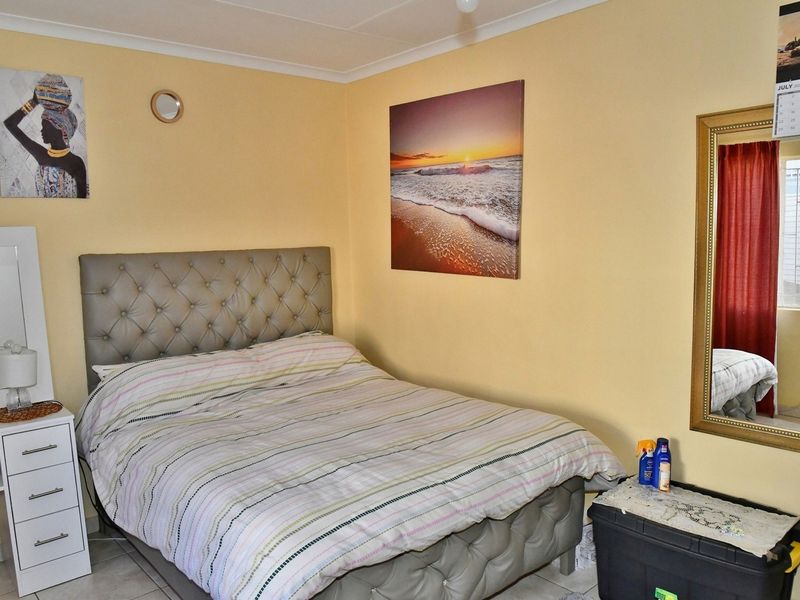 5-UNIT COMPLEX UP FOR GRABS - YOUR KEY TO PASSIVE INCOME SUCCESS!! - Photo 3