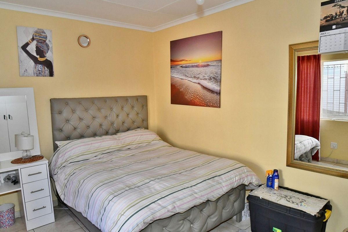 5-UNIT COMPLEX UP FOR GRABS - YOUR KEY TO PASSIVE INCOME SUCCESS!! - Photo 3