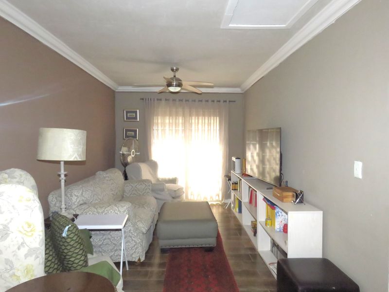 A RARE OPPORTUNITY IN A PRIME LOCATION - Photo 9