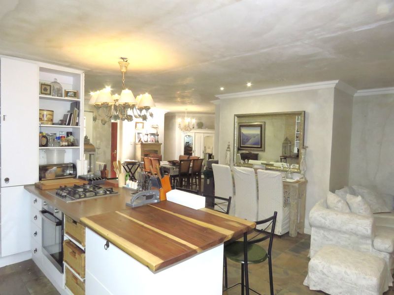 A RARE OPPORTUNITY IN A PRIME LOCATION - Photo 4