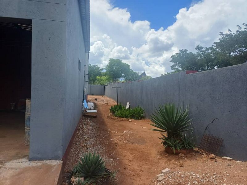 Spacious 4-Bedroom Family Haven in Tsumeb's Extension 4 - Photo 3