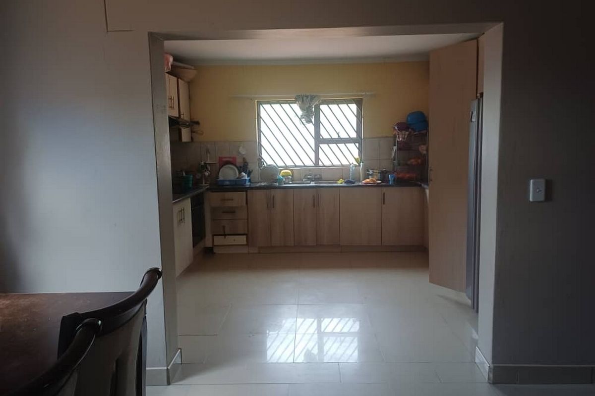 Spacious 4-Bedroom Family Haven in Tsumeb's Extension 4 - Photo 5