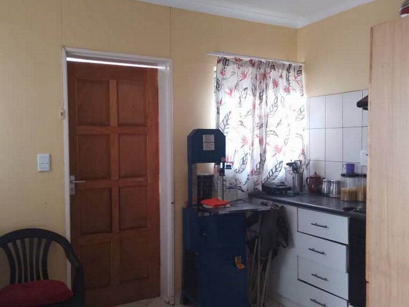 Prime 3 Bed Bargain in Okahandja Extension 9, Reduced to Sell Fast - Photo 3
