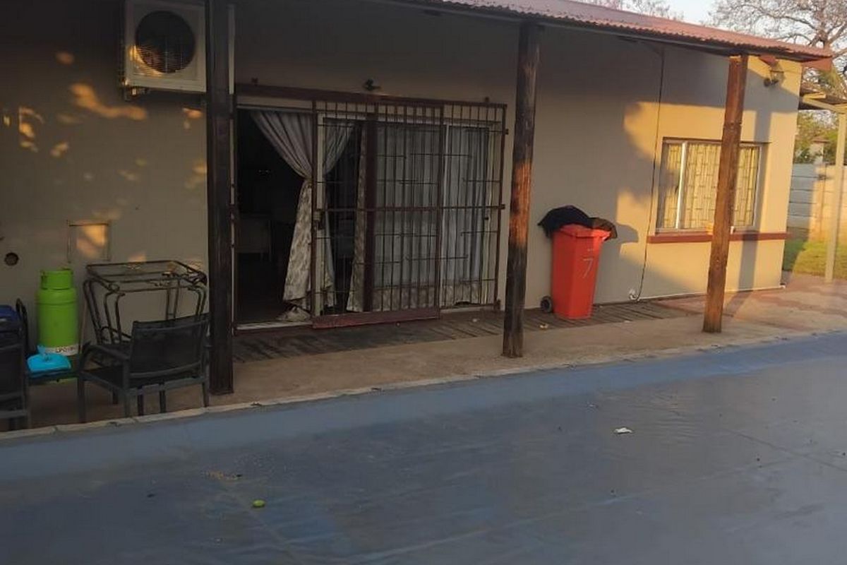 A 3-Bed Pool Home + Rental Flat in Tsumeb Town – Ultimate Family Retreat! - Photo 2