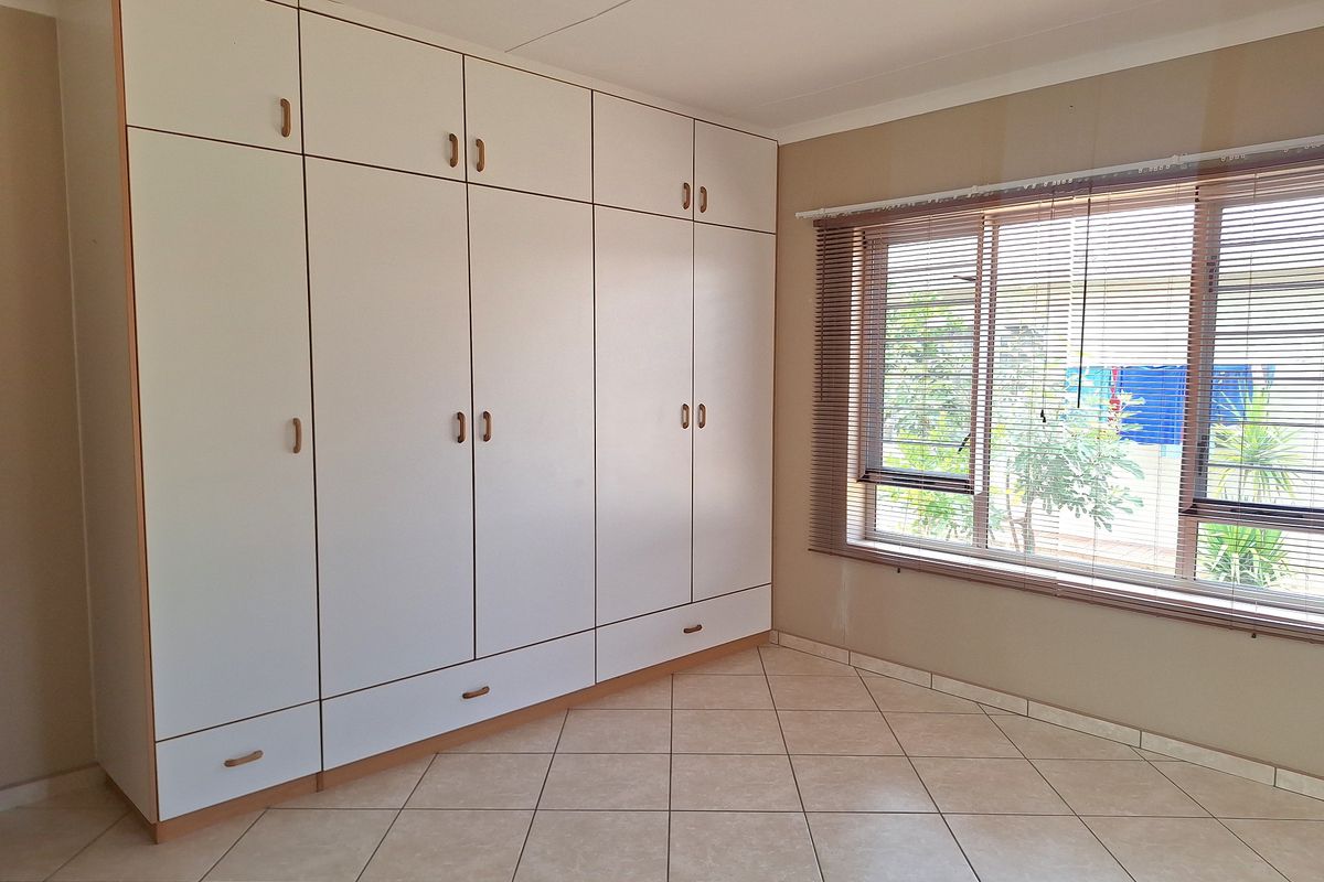 Retirement Village - Photo 4