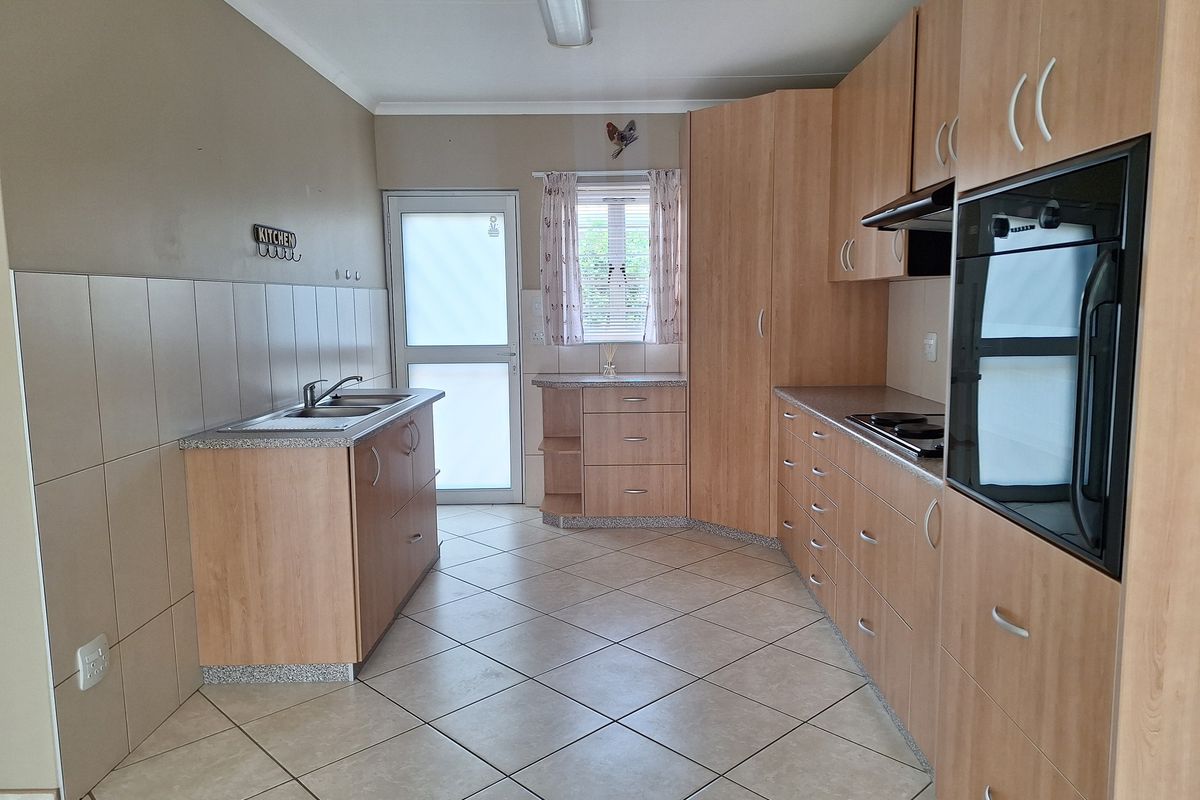 Retirement Village - Photo 3