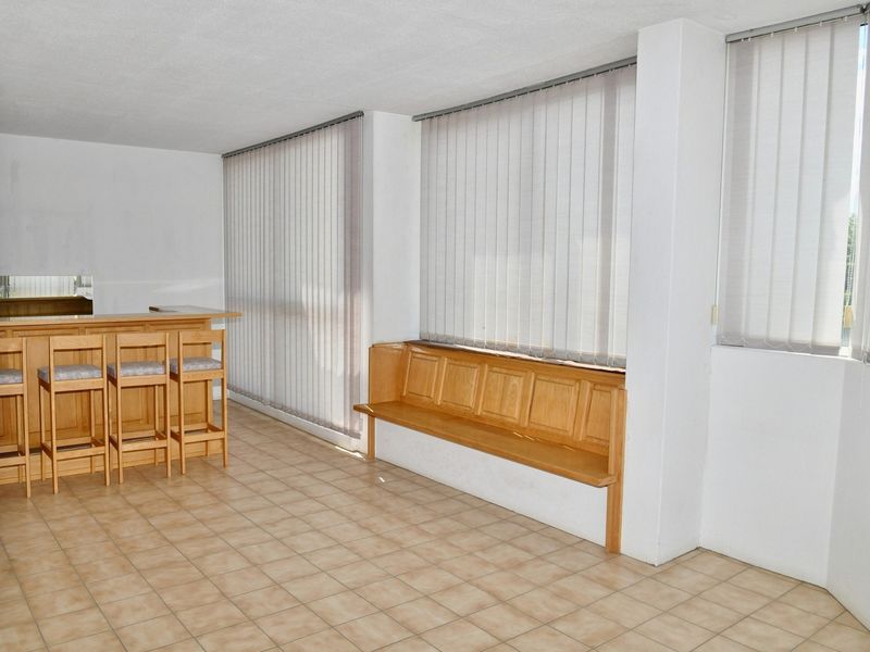 PRIME LOCATION – EXCEPTIONAL & SPACIOUS 1 BEDROOM APARTMENT - Photo 6