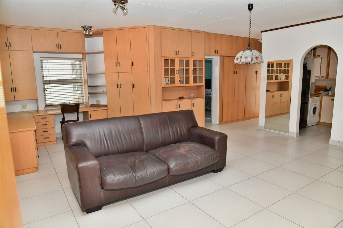 PRIME LOCATION – EXCEPTIONAL & SPACIOUS 1 BEDROOM APARTMENT - Photo 5