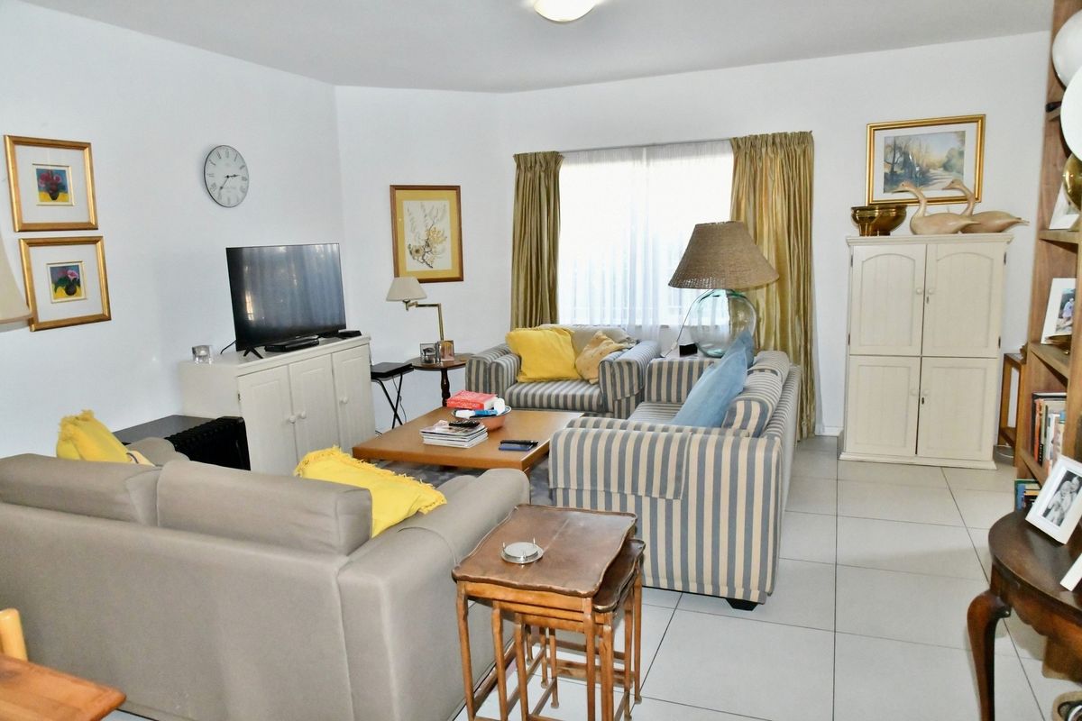 YOUR IDEAL GROUND-FLOOR LIVING SPACE – 3 BEDROOM APARTMENT - Photo 3