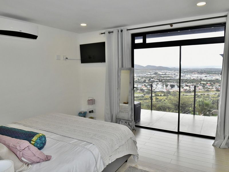 UPMARKET TOWNHOUSE WITH BREATHTAKING PANORAMIC VIEWS - Photo 8