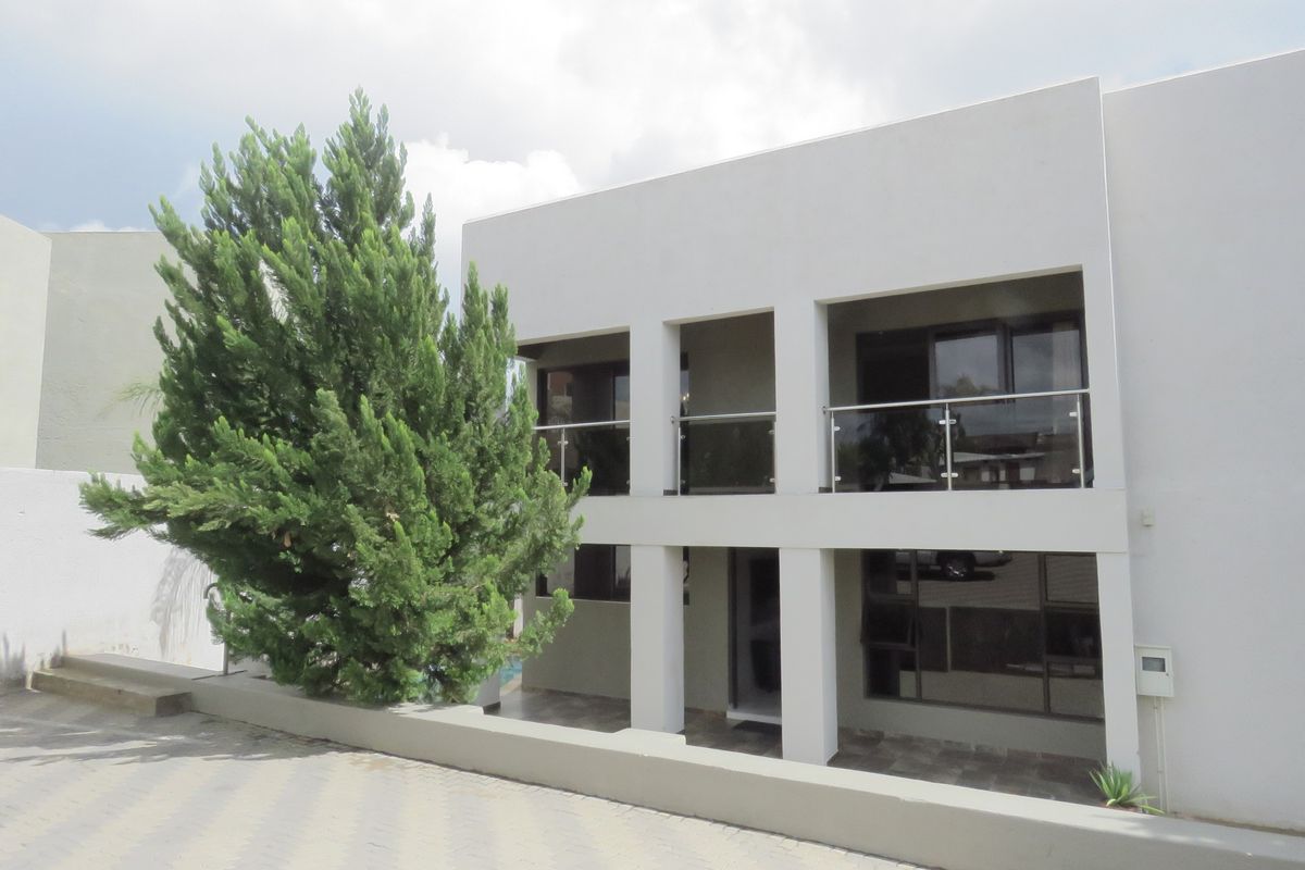 GUESTHOUSE INVESTMENT IN HOCHLANDPARK – EARN FROM DAY ONE! - Photo 5