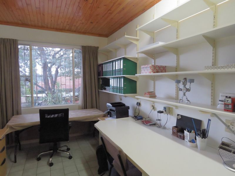 EXPANSIVE FAMILY HOME IN THE HEART OF KLEIN WINDHOEK - Photo 8