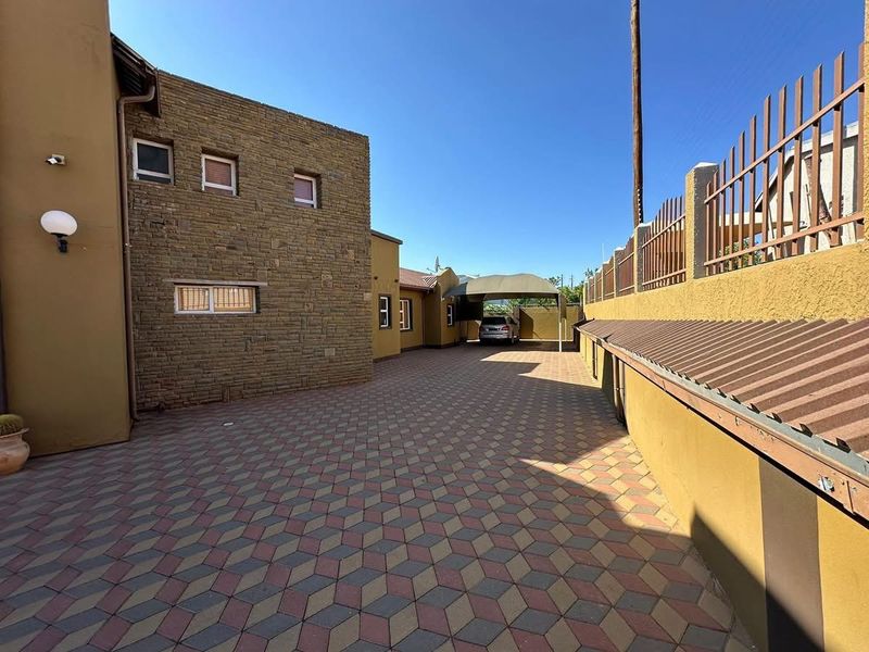 Freestanding For Sale In Windhoek - Photo 2