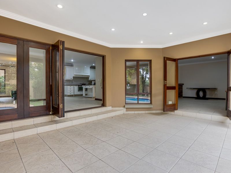 House Pending Sale In Sandton - Photo 10