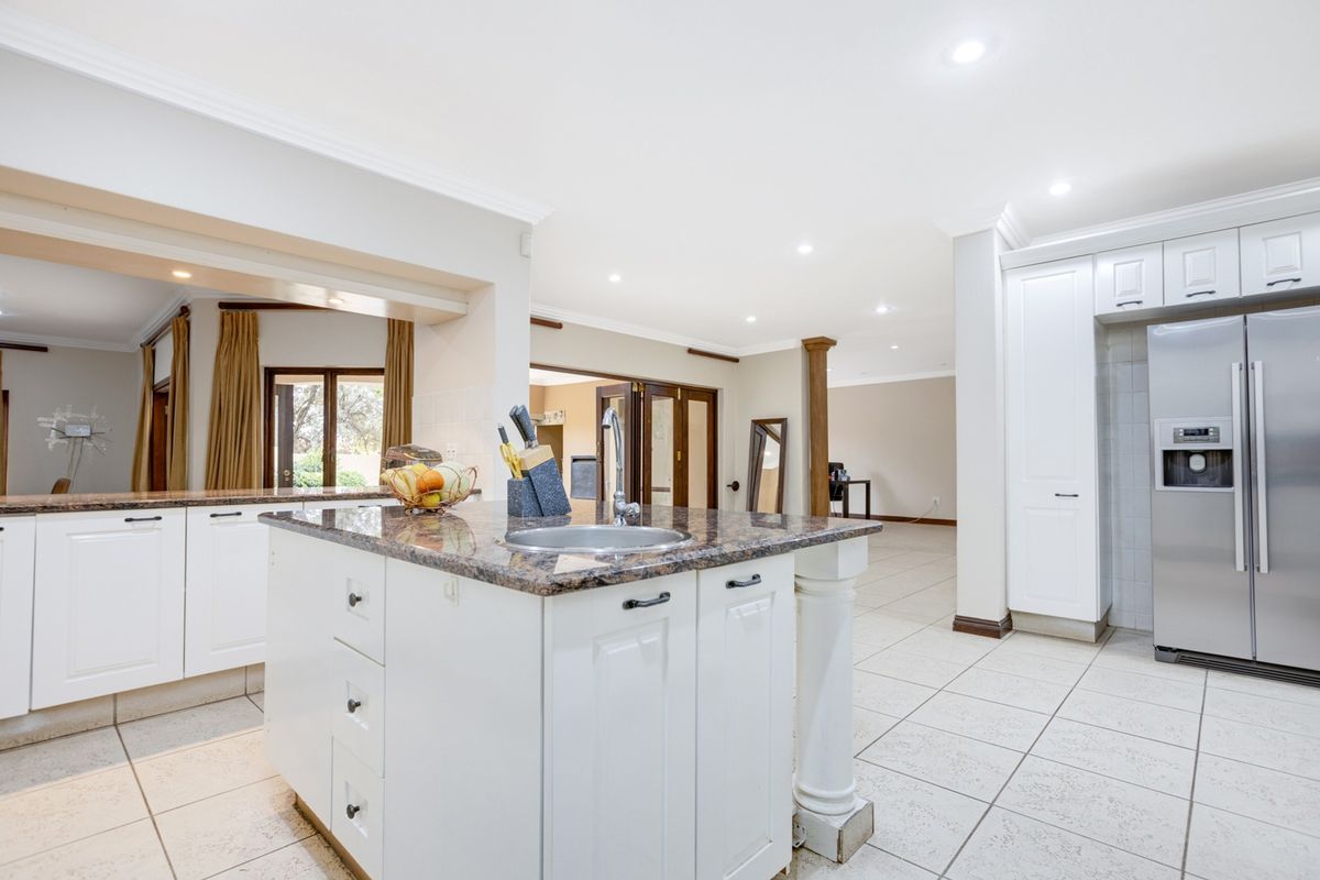 House Pending Sale In Sandton - Photo 4