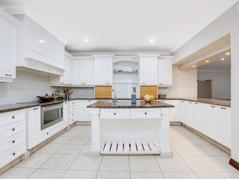 House Pending Sale In Sandton - Photo 6