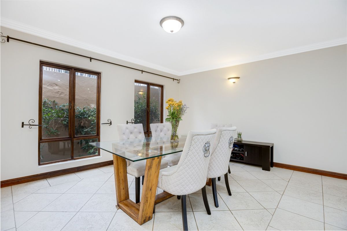 House Pending Sale In Sandton - Photo 3