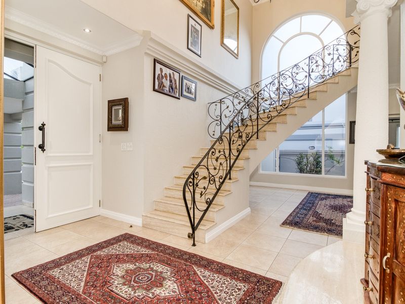 House Pending Sale In Sandton - Photo 3