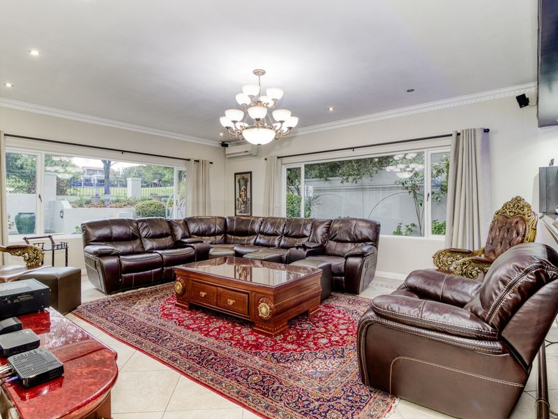 House Pending Sale In Sandton - Photo 9