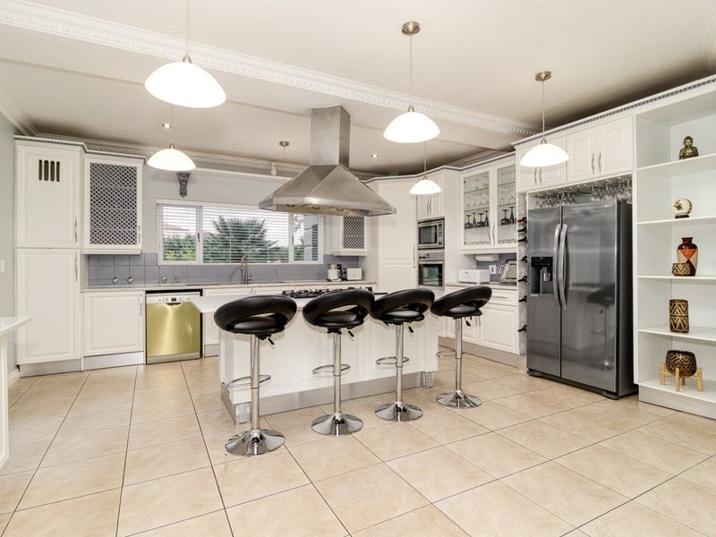 House Pending Sale In Sandton - Photo 7