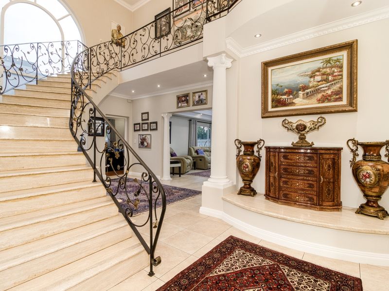 House Pending Sale In Sandton - Photo 2