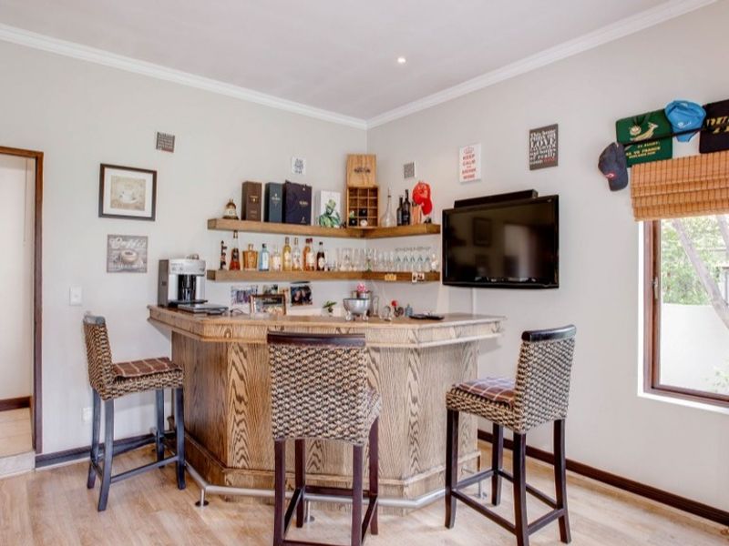 Three Bedroom Family Home for Rent in Dainfern Ridge - Photo 4