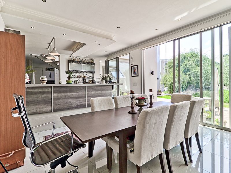 Modern 4 Bedroom house in Helderfontein Estate - Photo 5