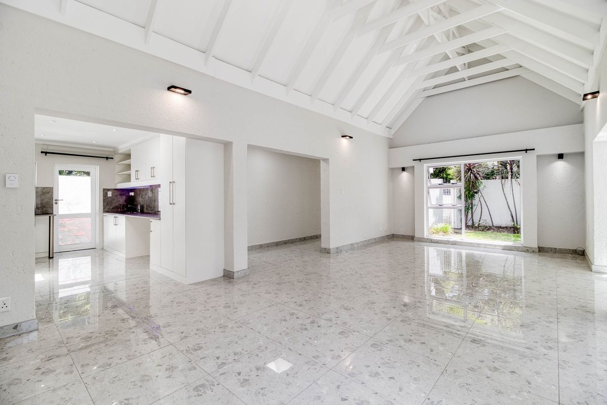 Newly Renovated 4-Bedroom Home + Cottage in Dainfern Golf Estate - Photo 5